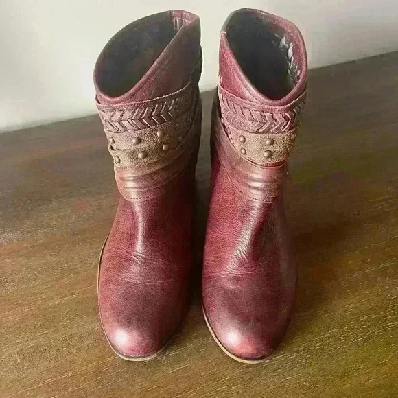 Jessica Simpson Woman’s Red Leather Studded Harness Biker Ankle Boots- Size 7 - Picture 4 of 10